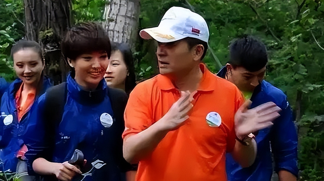 原来她就是毕福剑的关门弟子，师傅落魄不离不弃，现状曝光太意外