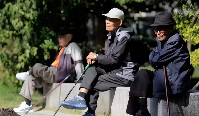 中国或迎人口死亡高峰！22年1041万，23年1100万，去年死亡多少？