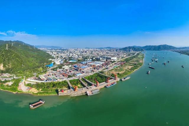 肇庆“码”不停蹄!连续3年增速排名珠三角第一