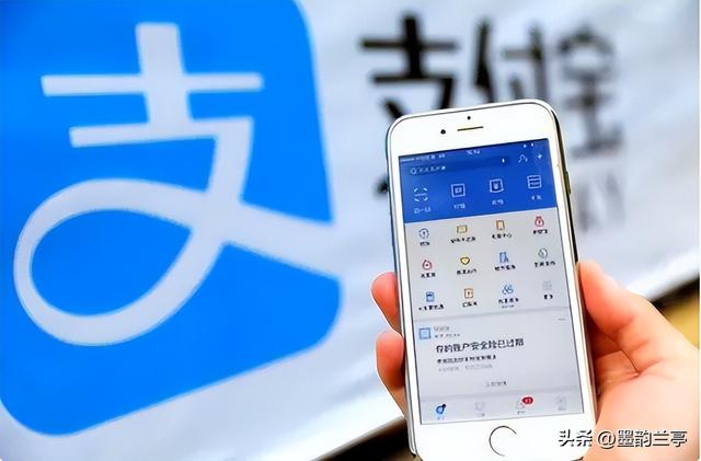 时隔六年，马云再回蚂蚁森林，当年一片荒漠，现如今已成绿洲