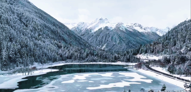 不止4860米！达古冰川“海拔梯度”漫游指南