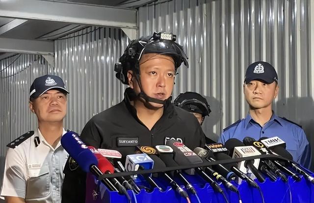 香港两天连爆大事！黄金劫案秒破+二战炸弹现世，比警匪片还疯狂