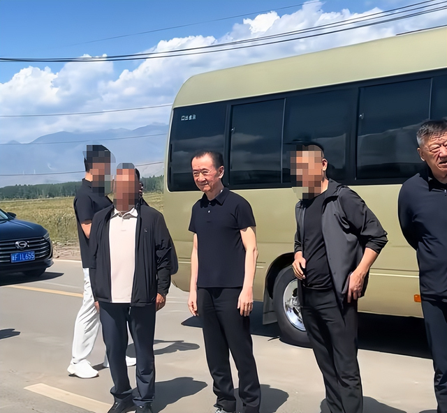 钱再多有什么用？71岁王健林瘦成皮包骨，王思聪本性难改沉迷女色