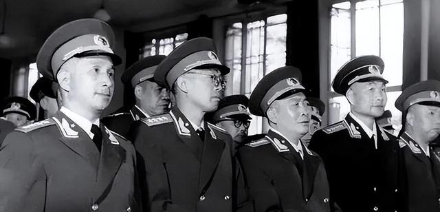 59年，粟裕缺席中央军委会议，毛主席拍案大怒：你们谁有他的本事
