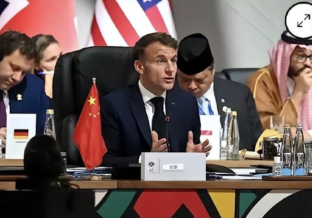 特朗普洋洋自得“北约叫我爸爸”