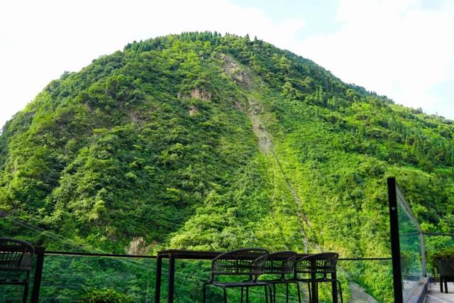 周末就冲！成都出发1.5H飙拢25℃峡谷瀑布森林吸氧！