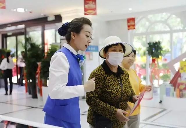 又一个金饭碗被砸碎！当年挤破头考进银行的年轻人，开始辞职了？