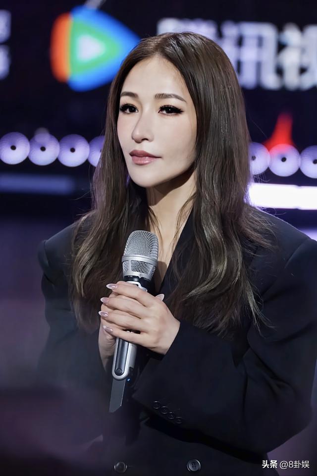 色字头上一把刀	，"纵欲过度"的萧亚轩，终是为自己的行为买了单！