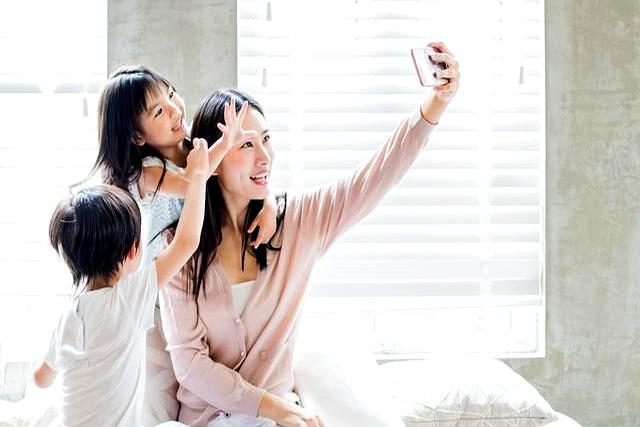 从小被允许玩手机，和被禁止玩的孩子，长大后的差距有多大？