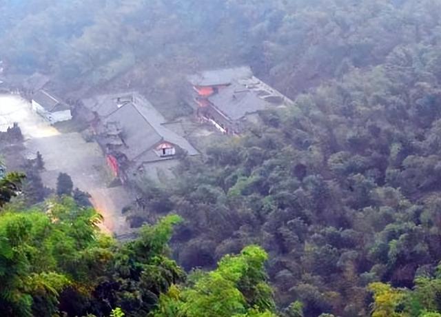 四川旅游：难忘宜宾长宁热气球赛采风行(图)