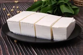 老人说“买豆腐选边，娶媳妇选三”，什么意思？有道理吗？图片