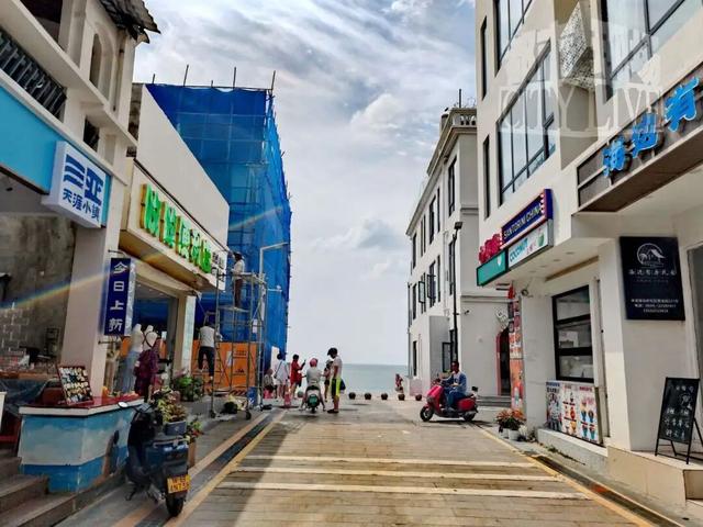 海南三亚天涯小镇一民宿惊现臭虫	，一女子被咬后过敏，全身起满红疙瘩，当地文旅部门介入