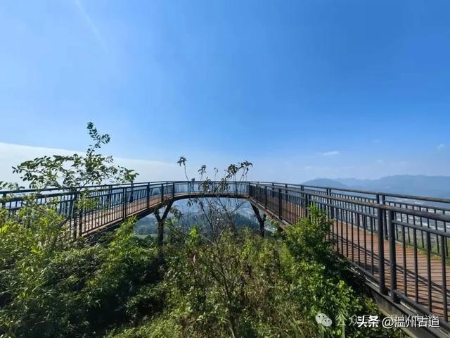 周末休闲好去处！探寻汉朝古寨千年古村，登悬空观景台一览绝美