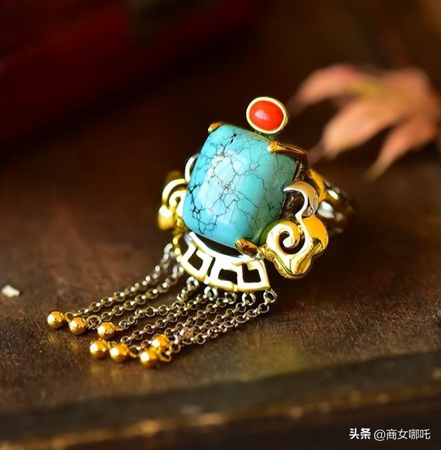 这样搭配,绿松石也能高级又日常!