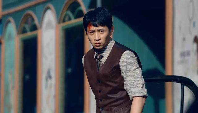 一千多人牺牲结局,无法改写,但于和伟临刑前一个动作,升华全剧