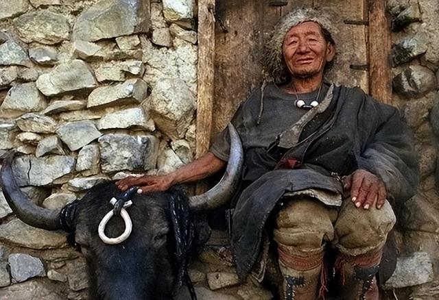 喜马拉雅山的神秘部落：全族3000多人，无婚姻制度，繁衍方式特殊