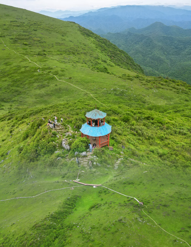 凉爽新大陆！成都出发高铁2.5h抵拢18℃的古韵之城，风景堪比阿勒泰，美食多到吃不完！