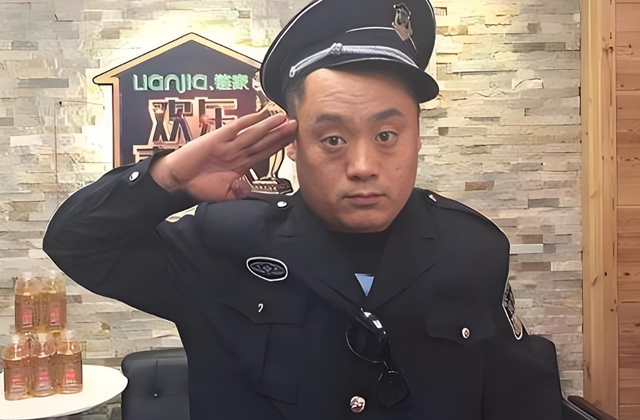 赵本山也想不到	，一向老实本分的宋晓峰，会在过年前，栽个大跟头