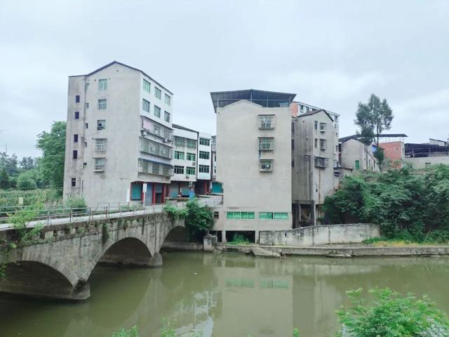 龙滩河上古桥跨，望溪广兴边界场