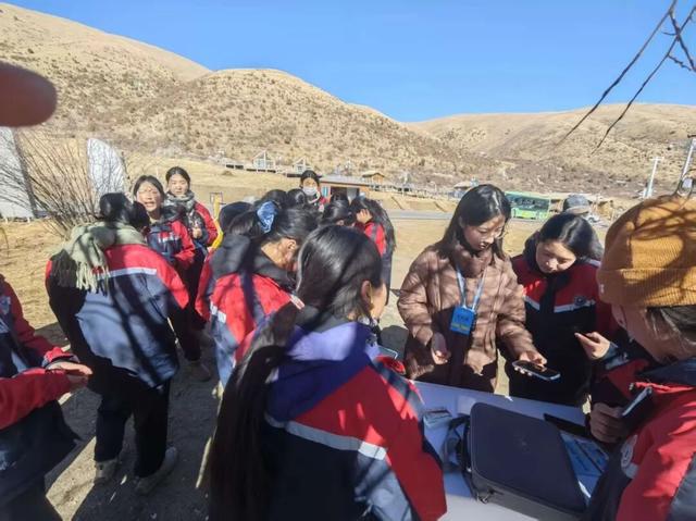 当冰雪季遇上科普游，莲宝叶则上演“冰火交融”奇妙之旅！