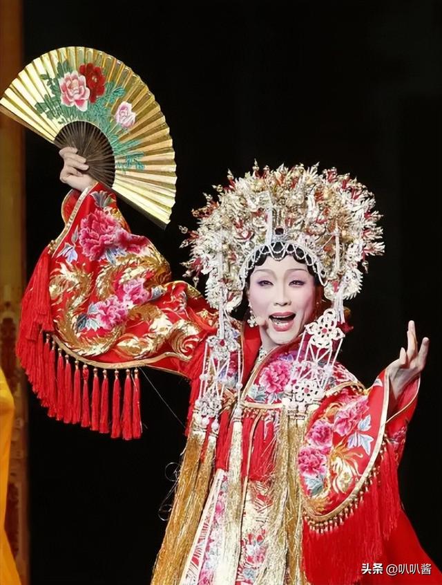 善恶终有报！47岁“跌落神坛”的李玉刚，终是活成了“跳梁小丑	”