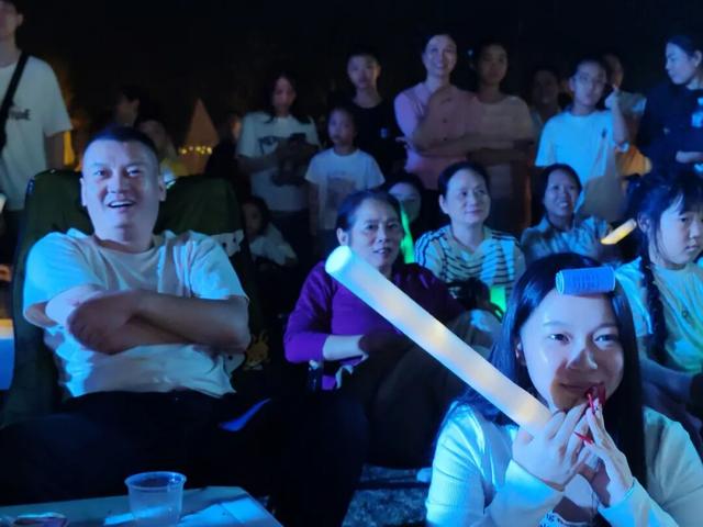 撸着串听着歌，岳阳夜生活的C位就在这里！