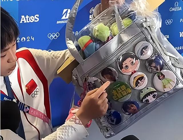 “痛文化”席卷大江南北！全红婵痛包引断货，千亿生意凭啥爆火？