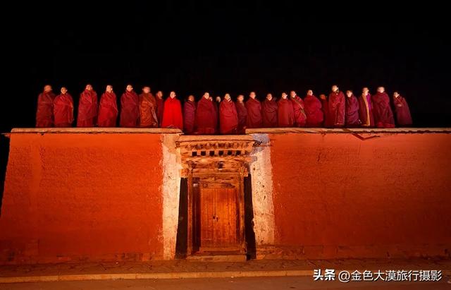 正月甘南,才是真正的信仰天堂,带你走进藏区的盛大节日--晒大佛