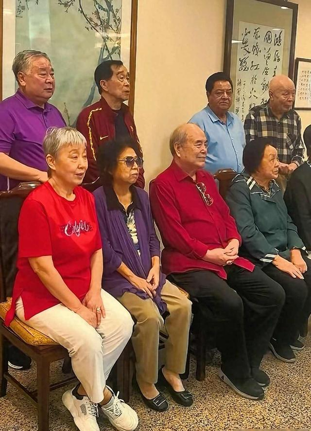 相声界泰斗北京聚会；李国盛坐C位，李金斗 赵炎 石富宽站二排
