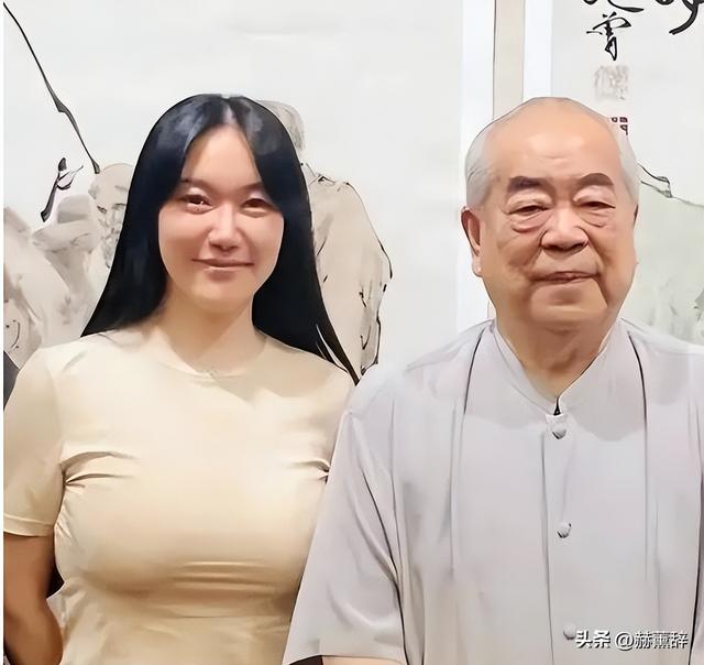 87岁范曾官宣喜得独子仅1天，令人恶心一幕上演，李双江也被牵连