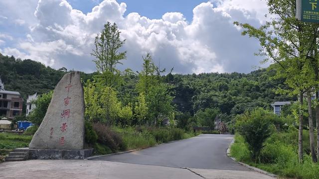 摩旅夫妻的在路上：从晴空万里到暴雨倾盆，我们在山水间读懂彼此