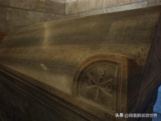 被遗忘的三朝帝国心脏,藏着比巴黎更璀璨金色星空|意大利拉文纳
