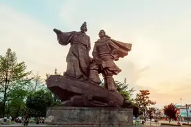 李冰在历史上的成名过程及启示图片
