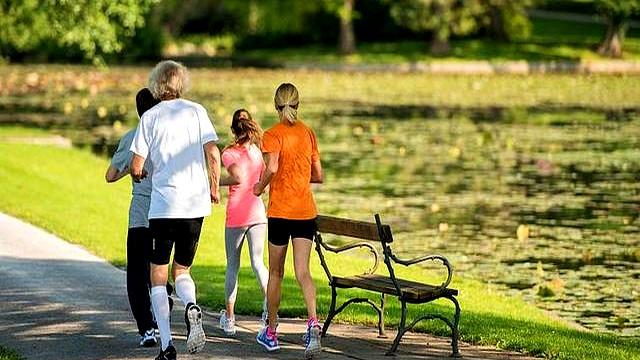 52岁男子猝死，生前每天雷打不动跑5公里，检查后：犯了4个错误