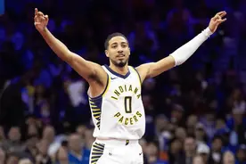 大胜骑士！马瑟林25+3射疯了，史密斯让火箭难受，斯通错失超巨图片