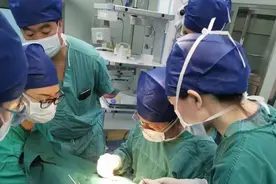【妇幼特色】NICU：两个27周的早产宝宝在妇幼自己“家里”做了视网膜病变手术图片