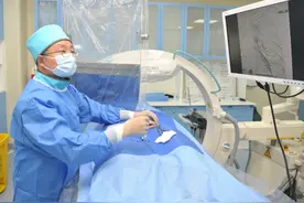 年轻男子爬山大咯血500毫升，介入栓塞治疗“拧紧”出血开关图片
