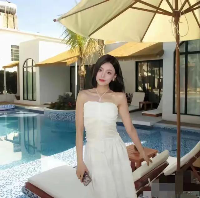徐子尧，杨柳细腰，曼妙身材：写真欣赏。