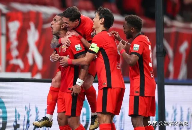 随着国安4-0三镇，中超积分榜更新：前4仅差2分，保级区混战升级