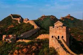 长城距今两千多年，为何屹立不倒？原来秦始皇用了一个残忍的方法图片