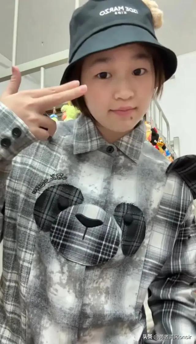 婵宝宝手势舞太可爱了，是不是甜翻全网？