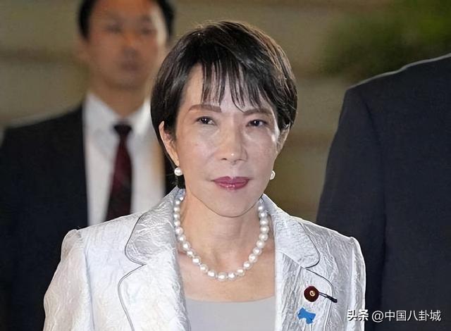 禁令生效，中方对日称呼已变，日本右翼调转枪口，对准高市早苗