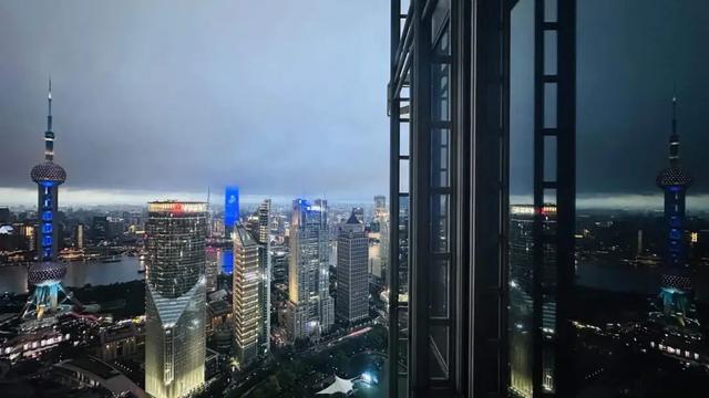为了这些超绝的Citywalk机位，总要逛一趟上海吧~