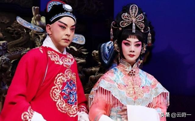 至今未婚未育，身边却有男人陪了近27年！59岁的她才是真人间清醒
