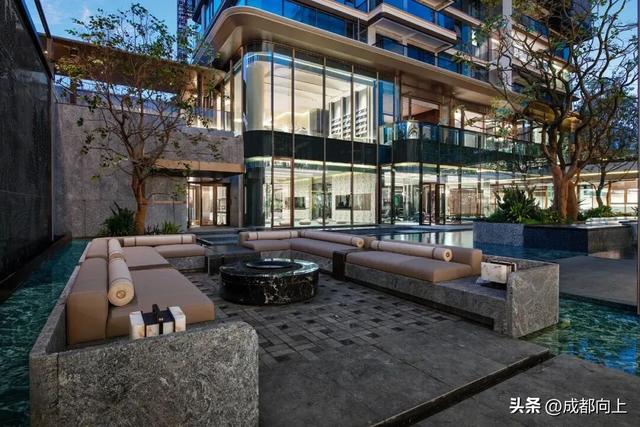新华书店开进小区内，成都人到底有多爱读书？