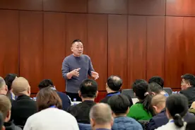 年入百亿！7h工作制的胖东来重新定义加班：缺德！网友：恶意竞争图片