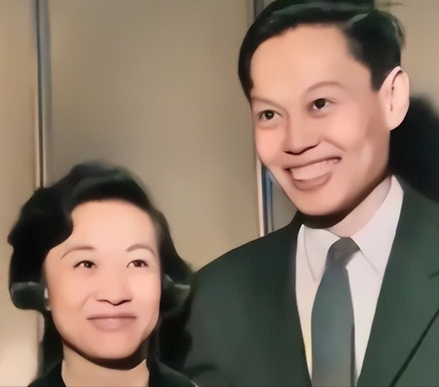 杨振宁去世才2天，令人恶心的一幕出现了，杨振宁助理曾辟谣