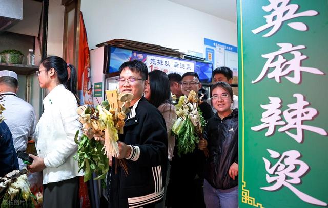 没景点没资源！三小城凭啥从“网红” 变 “长红”？