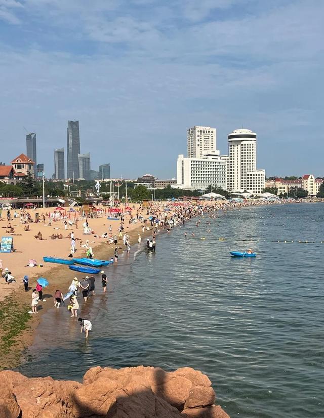 青岛夏日清凉指南：从海风到啤酒的消暑“凉方”
