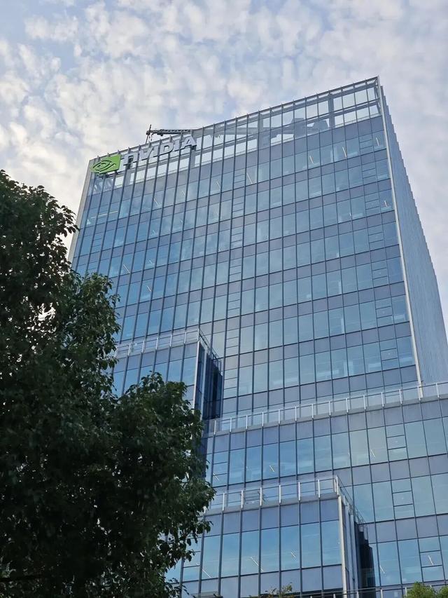 一整栋？上海这栋楼挂上英伟达LOGO